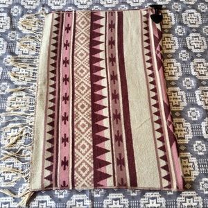 Sexy Southwestern Aztec wrap skirt w/fringe!💫
